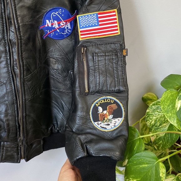 Vintage NASA Alpha patch leather bomber jacket - Picture 2 of 9